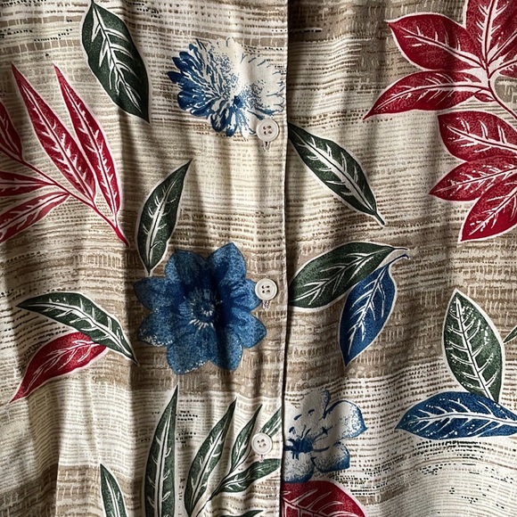 Vintage tropical floral rayon short sleeve button down blouse by Alfred Dunner - Picture 2 of 6